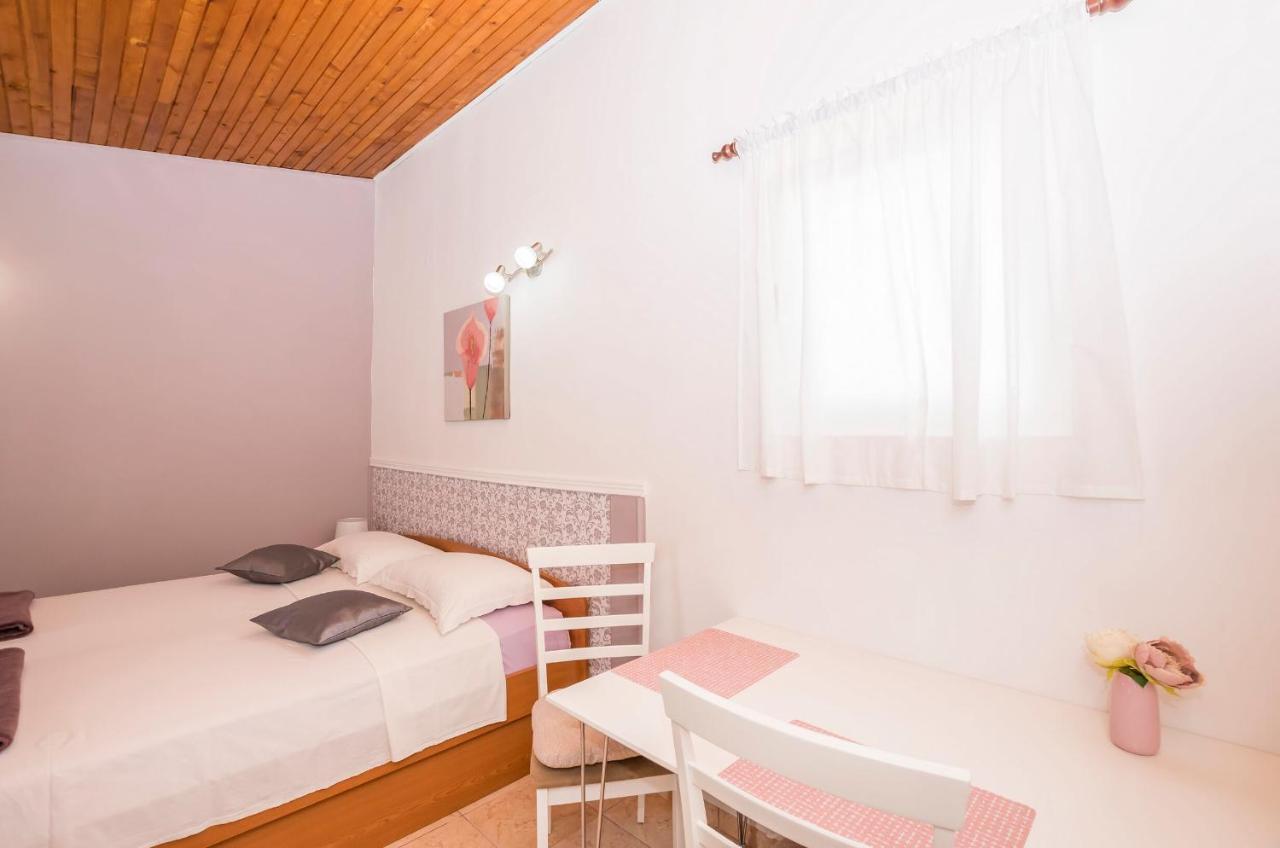 Apartments And Room Zinka Vodice Exterior photo